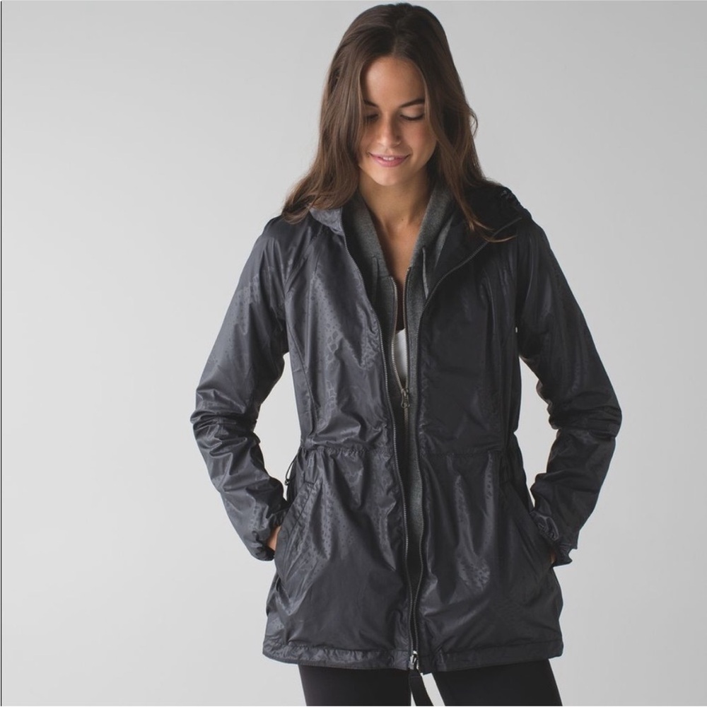 Lululemon Rain For Daze Reversible Jacket Black Hooded Size 2 Water Resistant